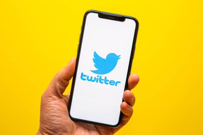 twitter-once-again-pauses-verification-program-to-improve-application-process-cnet
